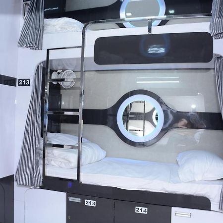 Ocean Dormitory مومباي المظهر الخارجي الصورة