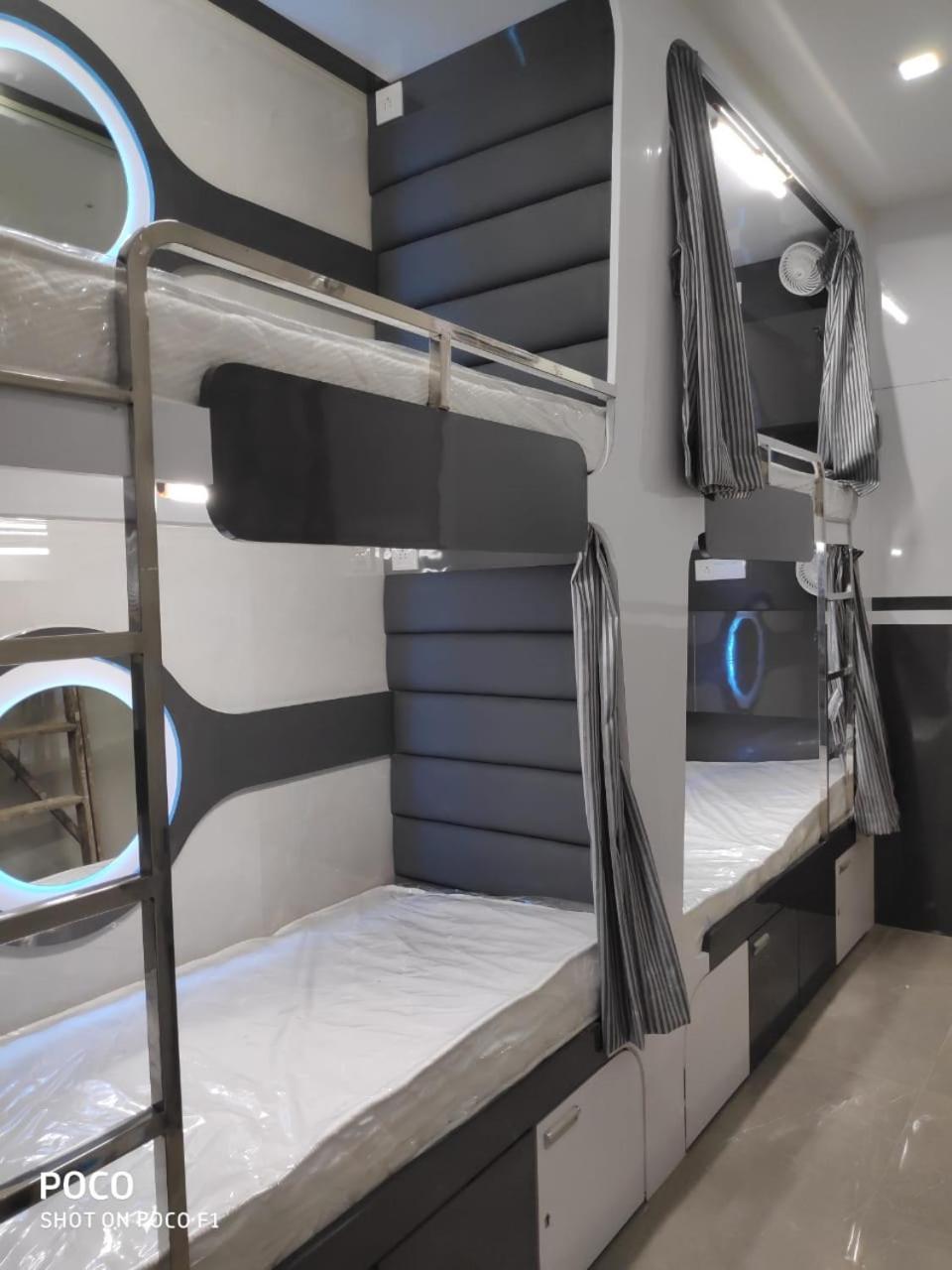Ocean Dormitory مومباي المظهر الخارجي الصورة