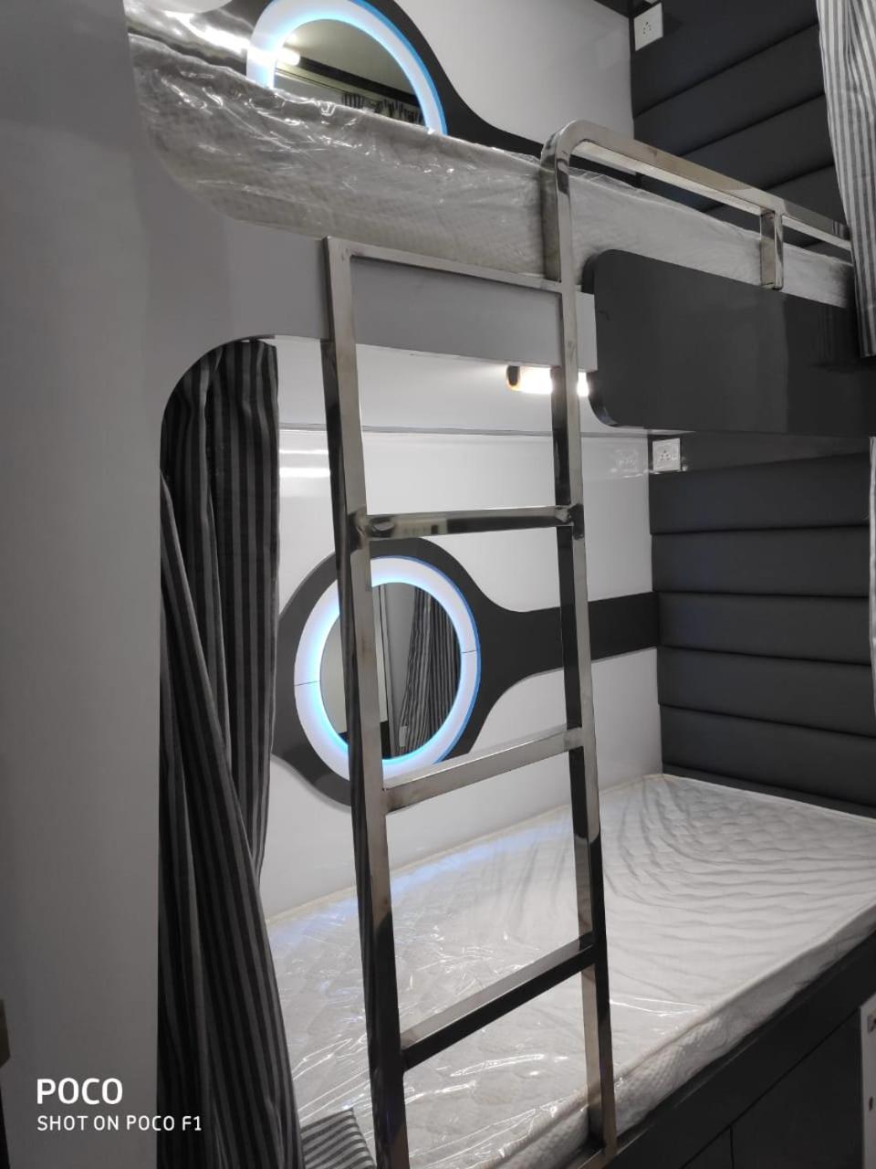 Ocean Dormitory مومباي المظهر الخارجي الصورة