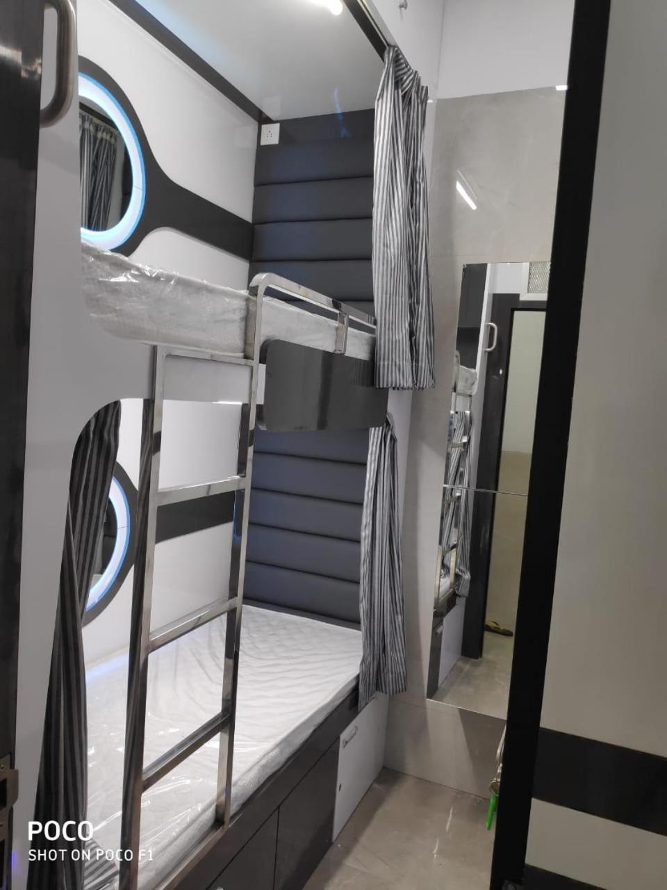 Ocean Dormitory مومباي المظهر الخارجي الصورة