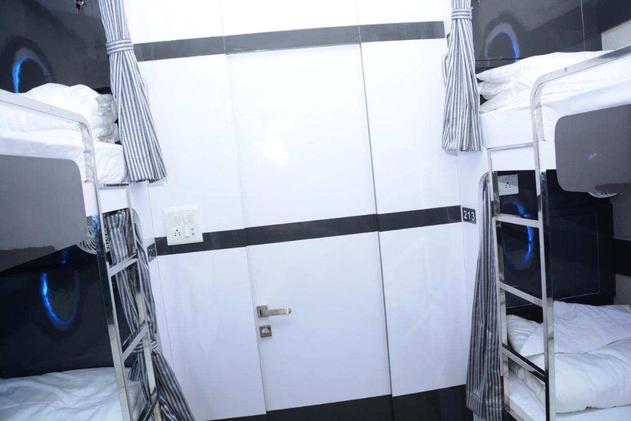 Ocean Dormitory مومباي المظهر الخارجي الصورة